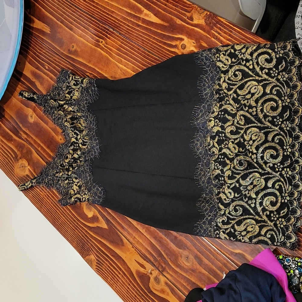 Alexia Admor Lace Gold Dress size small